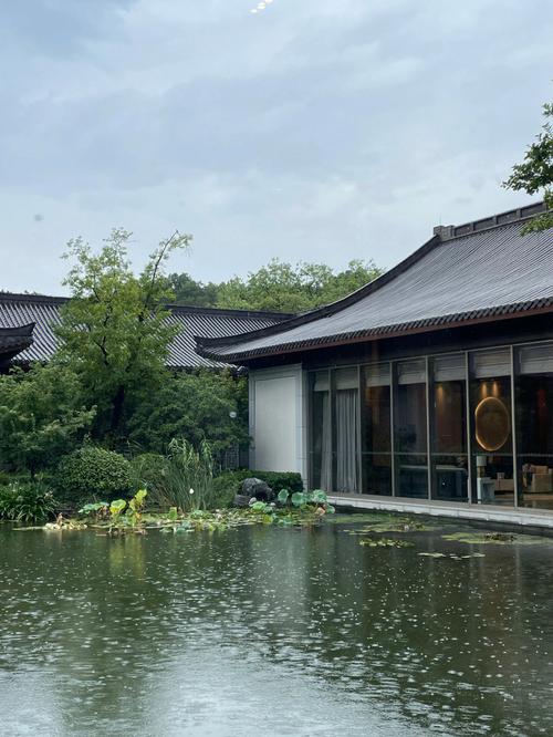 杭州西湖国宾馆几号楼比较好（杭州西湖国宾馆占地多少亩）-第7张图片-文史