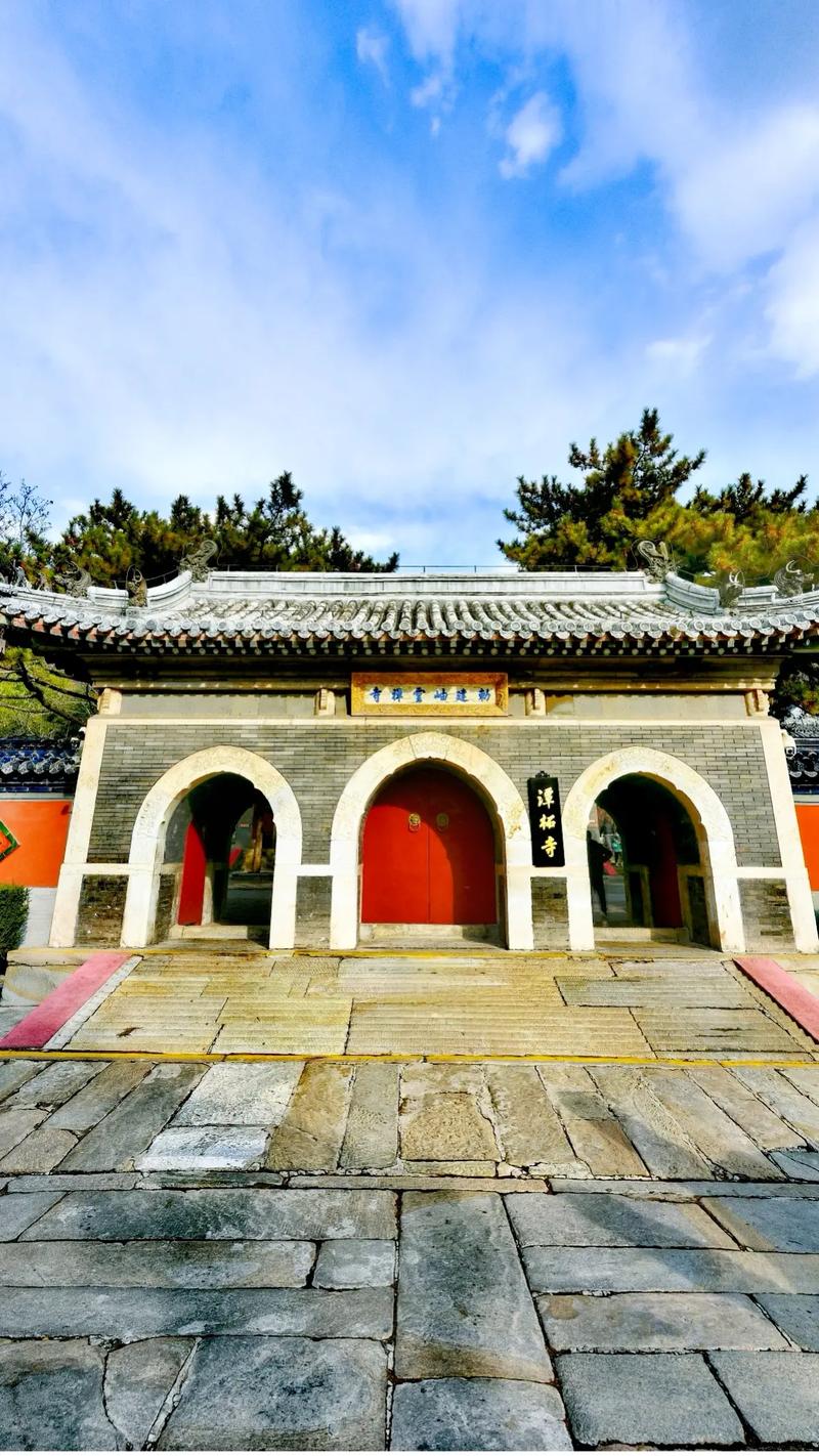 潭柘寺简介(潭柘寺简介资料)-第6张图片-文史 潭柘寺简介(潭柘寺简介资料)-第6张图片-文史