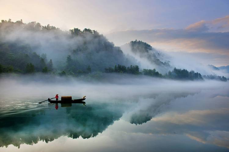 湖南附近的旅游景点哪里好玩（湖南附近有什么好玩的 自驾游）