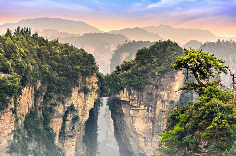 湖南附近的旅游景点哪里好玩(湖南附近有什么好玩的 自驾游)-第5张图片-文史 湖南附近的旅游景点哪里好玩(湖南附近有什么好玩的 自驾游)-第5张图片-文史