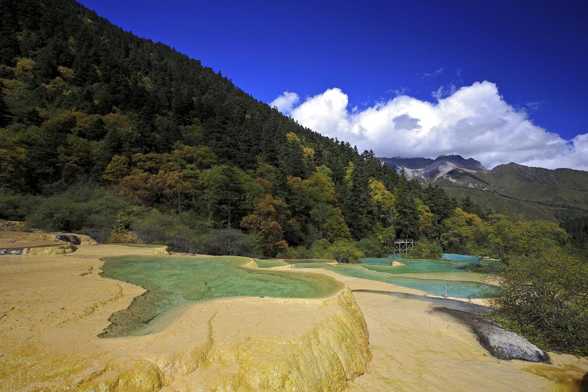 四川黄龙景区海拔多少（四川九寨沟景区海拔多少）-第8张图片-文史