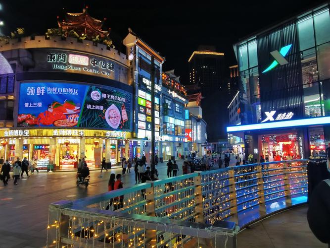 深圳东门步行街(深圳东门步行街公交车路线)-第4张图片-文史 深圳东门步行街(深圳东门步行街公交车路线)-第4张图片-文史