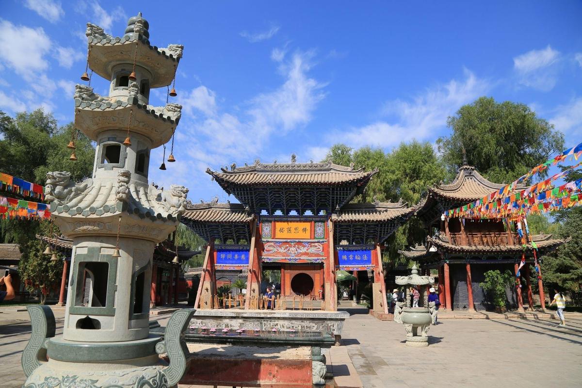 塔尔寺值得去吗(塔尔寺值得去吗最近)-第8张图片-文史 塔尔寺值得去吗(塔尔寺值得去吗最近)-第8张图片-文史