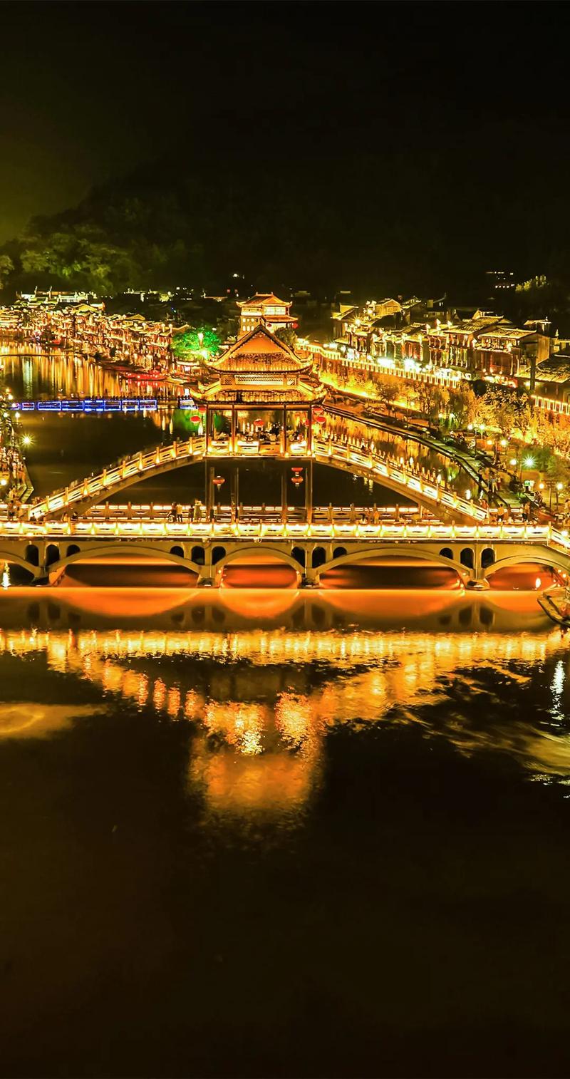 湖南凤凰古城介绍(湖南凤凰古城介绍50字)-第4张图片-文史 湖南凤凰古城介绍(湖南凤凰古城介绍50字)-第4张图片-文史